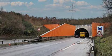 Sanierung der Tunnelportale am Tunnel Berghofen