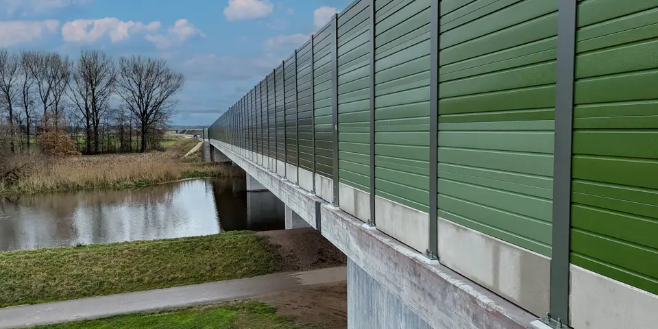 Lärmschutzwand Querspange Erbach – harmonische Integration in die Landschaft der Donauauen